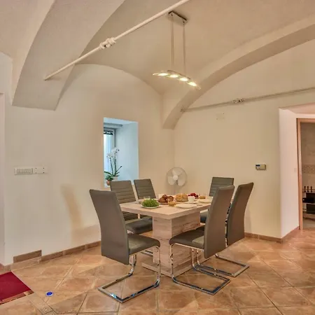 Appartement Pod Velbi *